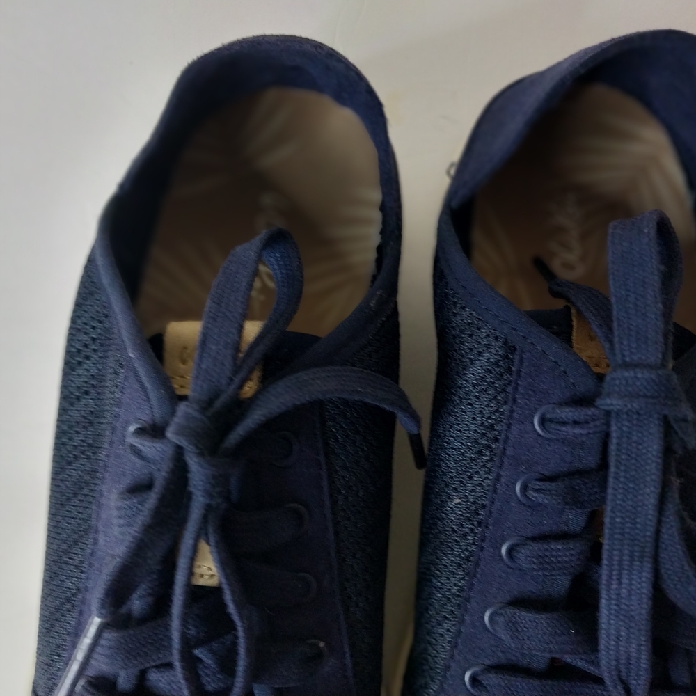 OluKai Dark Blue Size 8w Women's Sneakers Made in Vietnam - Picture 3 of 12